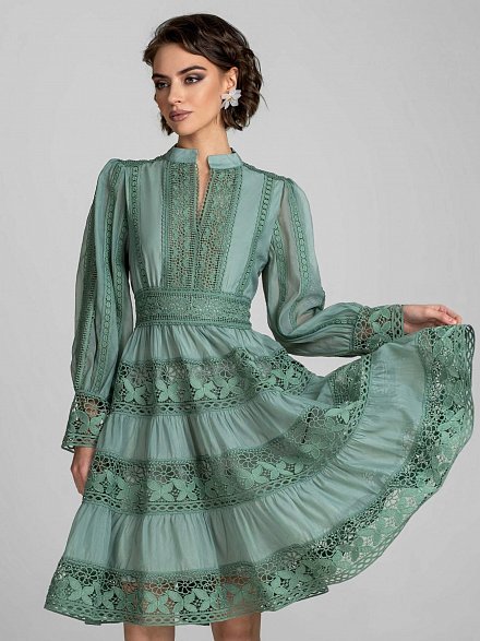 Фисташковое платье с кружевом NY Collection