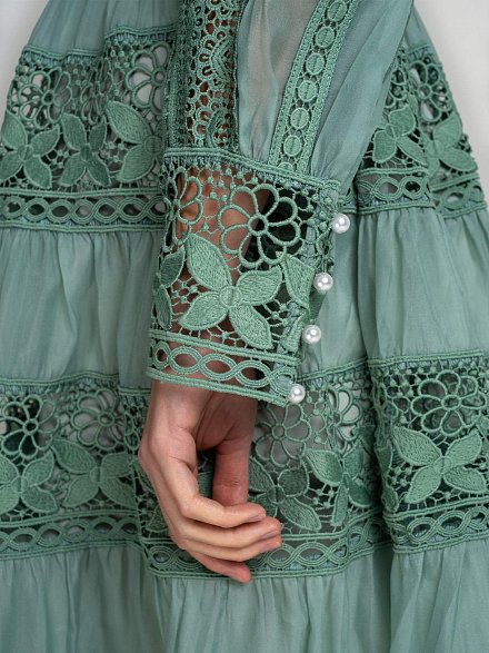 Фисташковое платье с кружевом NY Collection
