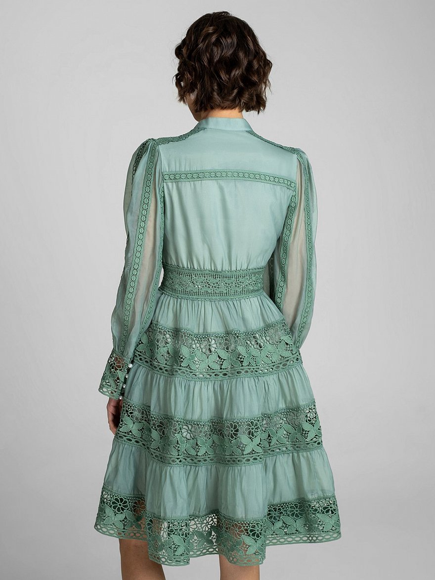 Фисташковое платье с кружевом NY Collection